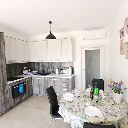 Omega Apartman Premantura